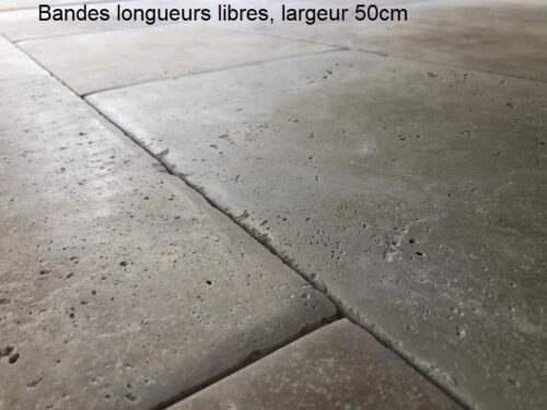 Travertin bombé patiné en bandes longueurs libres, largeur 50cm