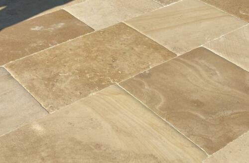 Pierre de Dordogne vieilli main antidérapant