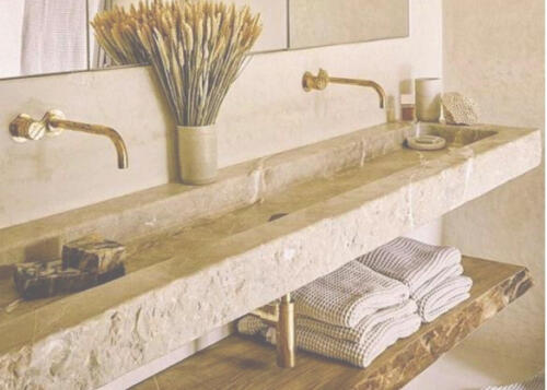 VASQUE MANHATTAN TRAVERTIN CLAIR Finition adoucie, devant éclaté, arêtes légèrement arrondies à la main 180 x 45 x 15cm, bac de 160 x 35 x 12cm