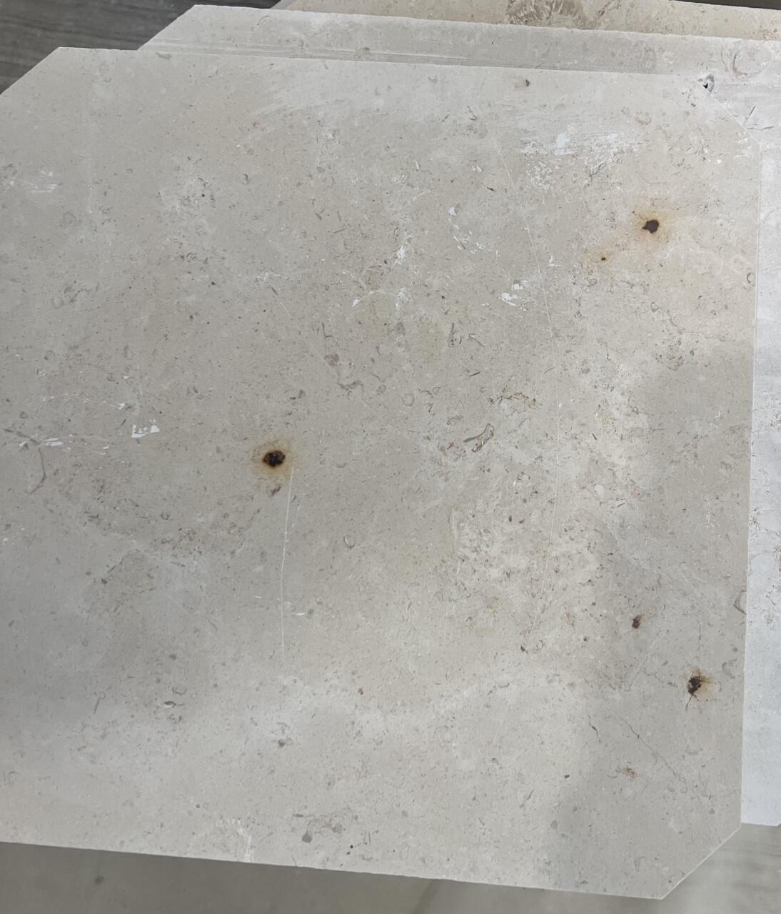 MAREUIL AVEC POINTS DE ROUILLE