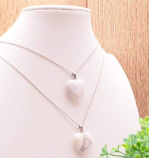 PENDENTIF COEUR 20MM HOWLITE BLANCHE A