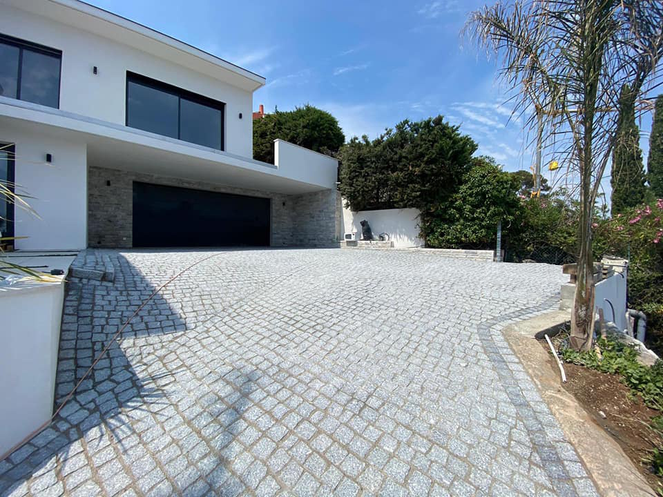 Pavé granit gris clair DVT 10x10x5cm éclatée/rustique emballé dans Big Bag – Image 8